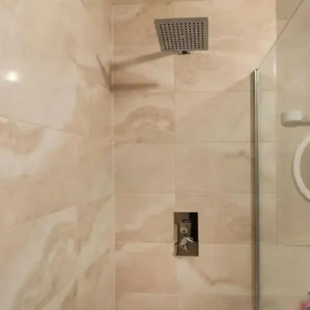 Modern 2 Bedroom Apartment In Central Dublin