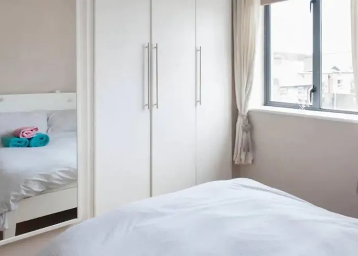 Apartment Modern 2 Bedroom Apartment In Central Dublin *